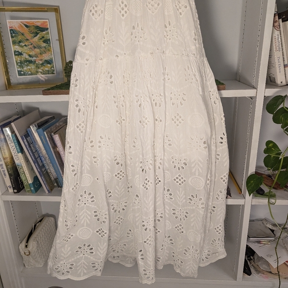 White Eyelet Dress Short Sleeve V-Neck Tea Length Sz Small Bohemian Cottagecore - Picture 7 of 13